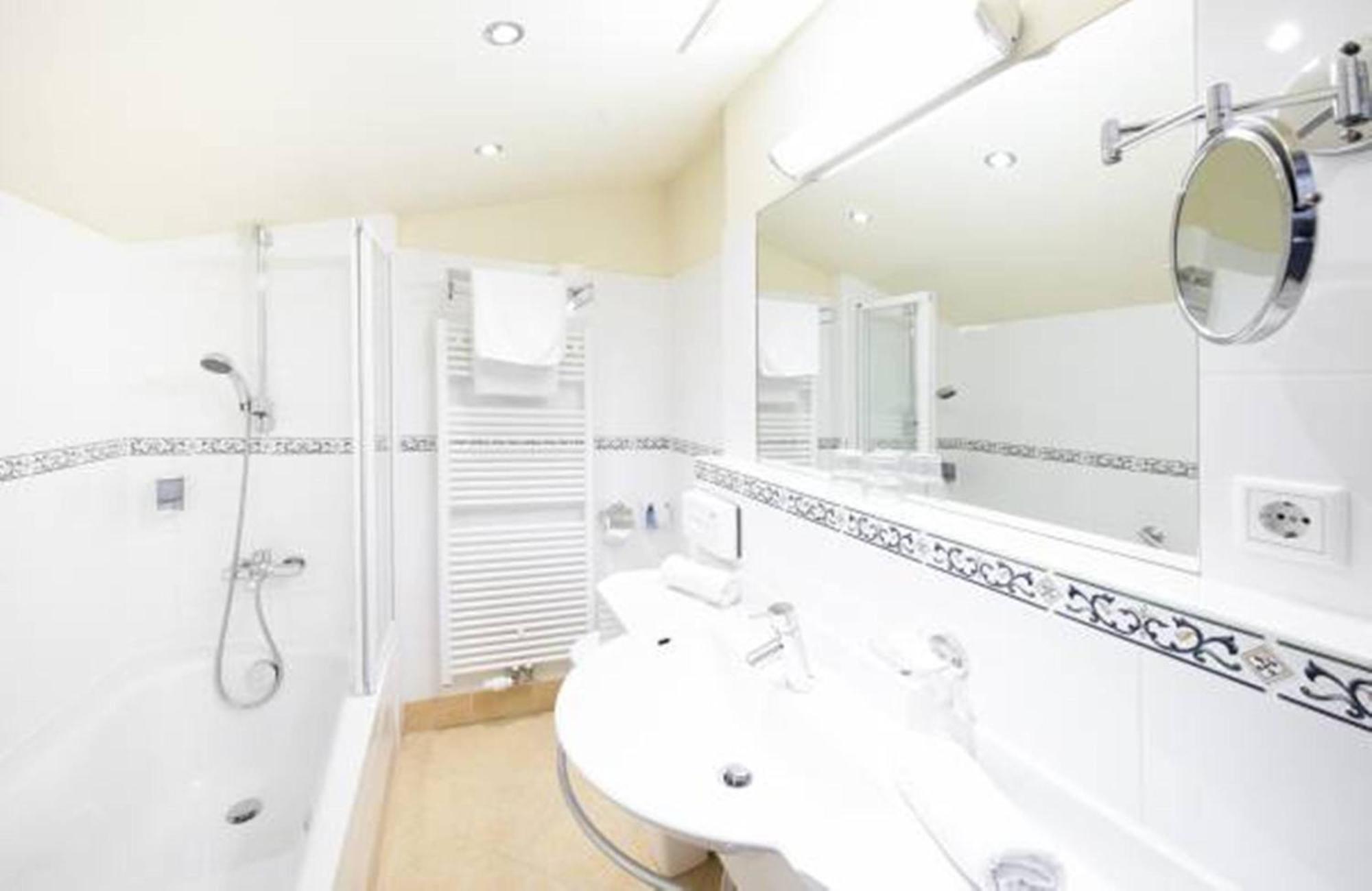 Garni Haus Sonnleitn - Adults Only Ξενοδοχείο Fuschl am See Δωμάτιο φωτογραφία